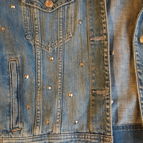 American Eagle Fur Collar Studded Jean Jacket AE - Picture 5 of 8